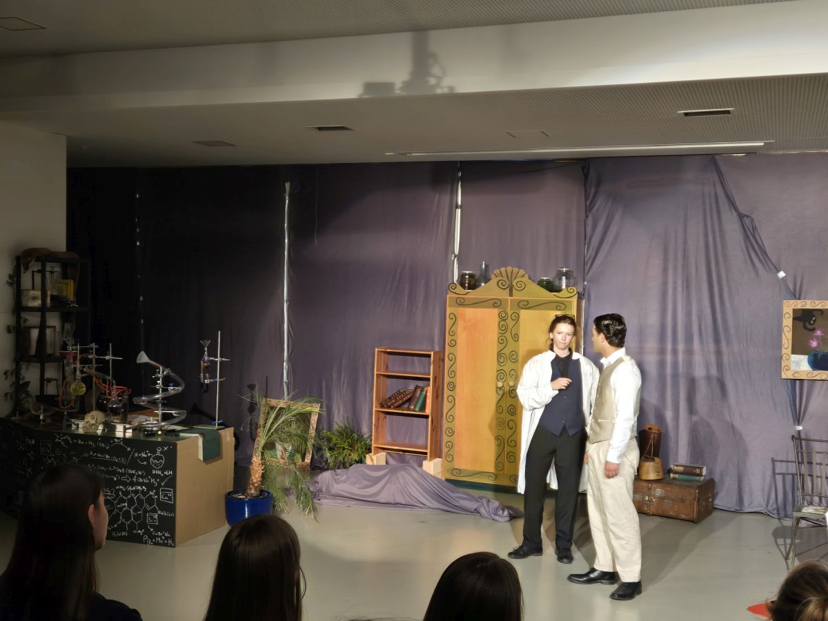 Theater2